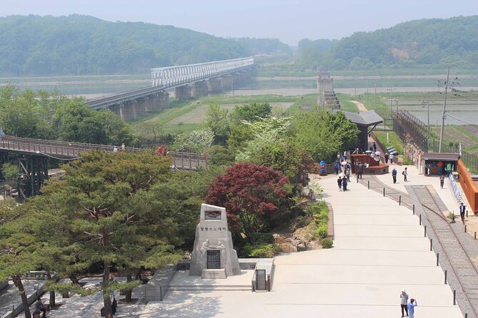 365-day DMZ Special Tour including Monday & Public Holiday - Dorasan Peace Park and Dora Observatory: seeing across the border