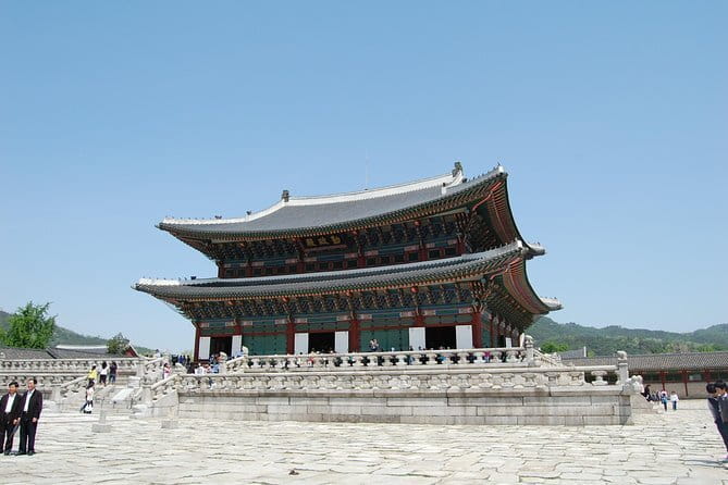 4 Hours UNESCO Palace and Street Food Tour in Seoul - Price and value: what $60 buys you in real terms