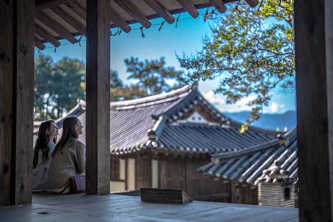 5-Day Korea Golden route by K-shuttle Tour from Seoul Including Busan, Yeosu - Day 1: Gwanghwamun Meeting, Baekje Royal Tombs, and Jeonju Hanok Village
