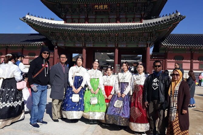 8 Days Guided Trip from Seoul to Jeju - Day 6: Geum Oreum Trails, O’sulloc Tea Museum, then Two Beaches