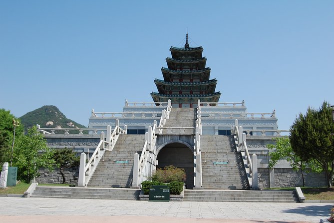 8 Hours Private tour with top attractions in Seoul - National Folk Museum of Korea: How People Lived, Past to Present