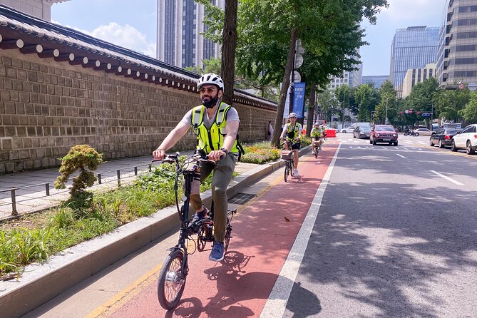 Afternoon E-bike tour and "Happy Hour" food and drinks - Cheonggyecheon Berlin Square: A Quick Lesson You Can Walk With
