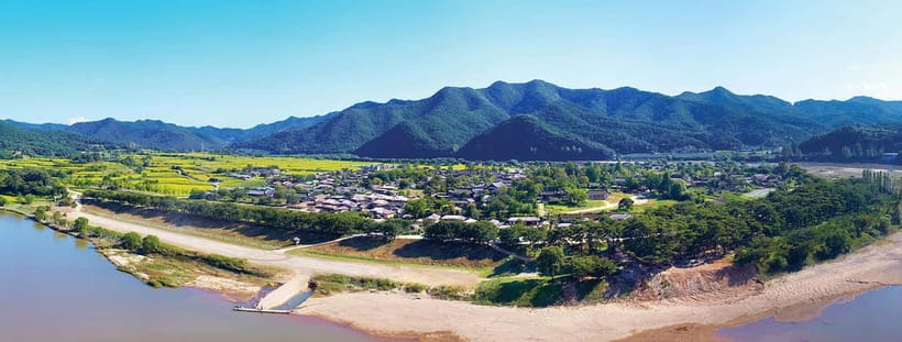 Andong: UNESCO Sites, Mask Dance, and Secret Garden & Bridge - Bongjeongsa Temple: Old Wooden Beauty and Quiet Energy
