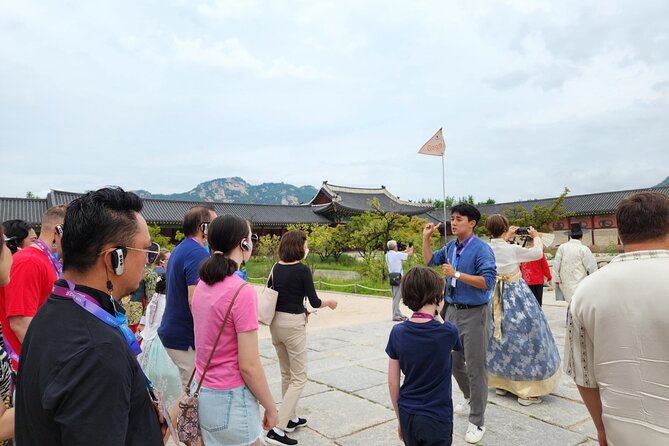Best Seoul City Tour (Gyeongbokgung Palace,Insadong,Namsan Tower) - The palace core: Gwanghwamun Gate and Gyeongbokgung Palace