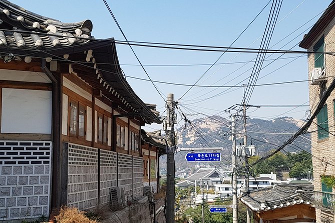 Best Walking Tour to Gyeongbok Palace Bukchon Hanok Village - Why Gyeongbokgung plus Bukchon is the best first mix
