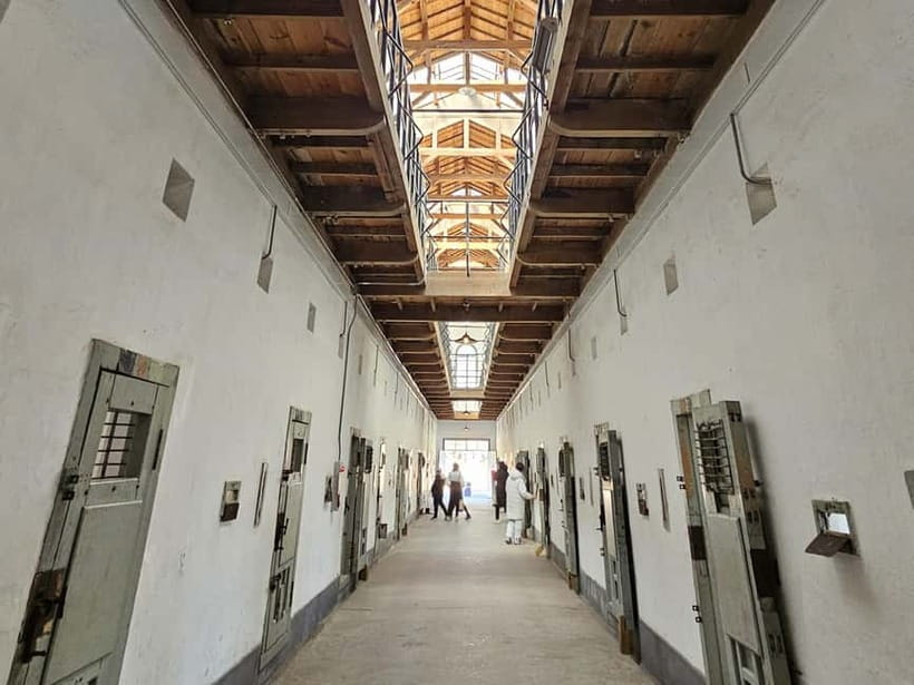 Blood & Tears: Korea Dark History Guided Walking Tour - Seodaemun Prison History Hall and Dongnimmun Arch: the cost of resisting