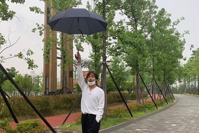 BTS Landmarks Private Car Tour in Busan with a Licensed Guide - Busan Citizens Park: V’s 2019 visit and a quick, meaningful photo stop