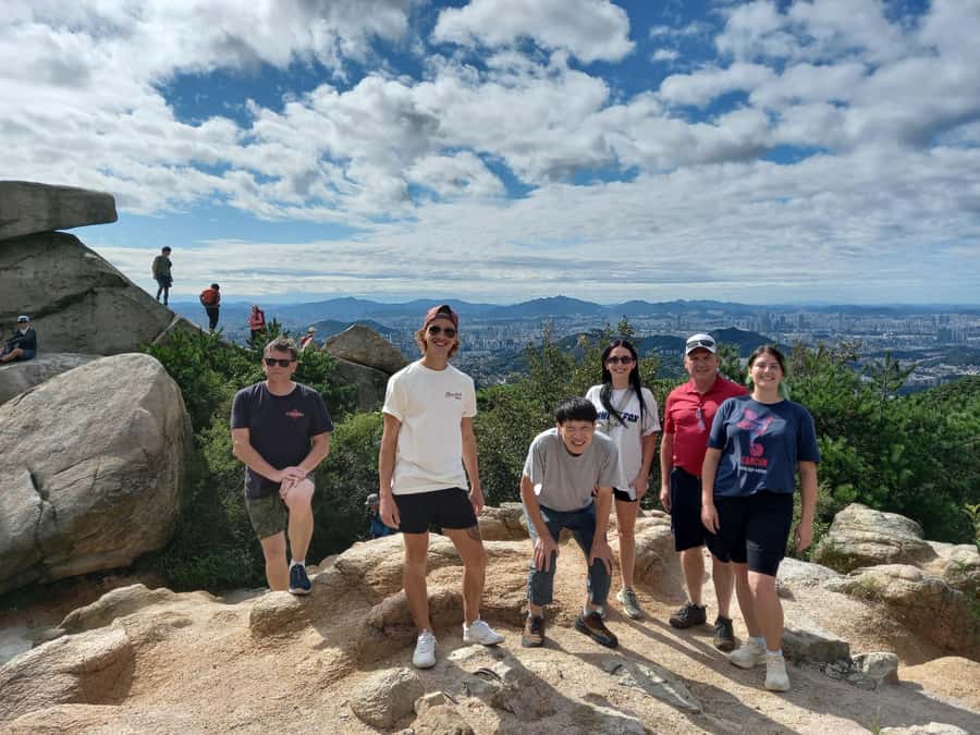 Bukhansan mountain hiking tour - 6 hours - The Steep Parts and the Ridge Parts (What You Should Expect)