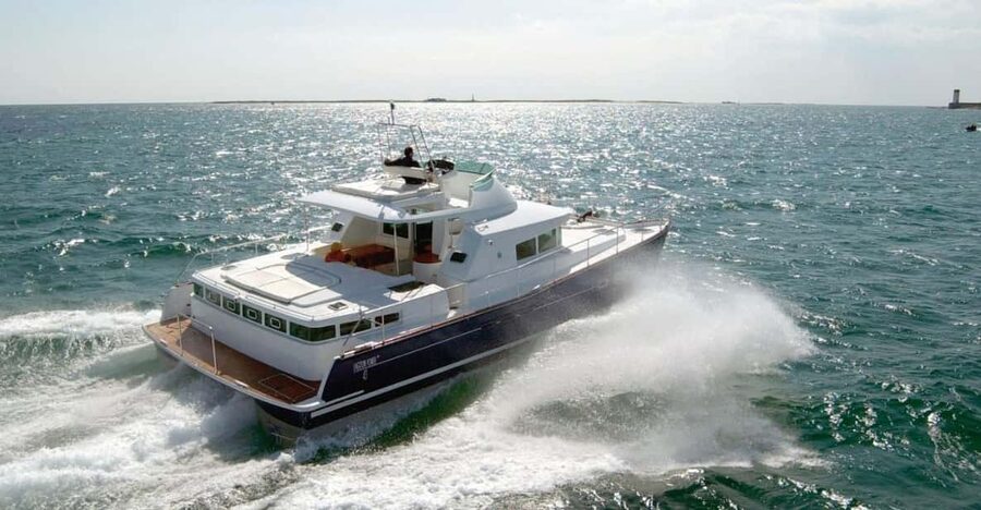 Busan: Group Sightseeing Yacht Cruise with Snacks and Drinks - What you get on board: drinks, beer, snacks, and sweets