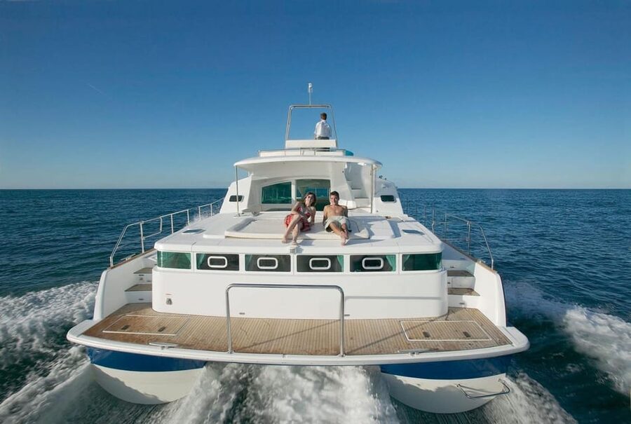 Busan: Group Sightseeing Yacht Cruise with Snacks and Drinks - Evening fireworks at 6:30 PM: the main event