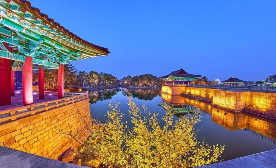 Busan: Gyeongju Guided Day Trip to Three Kingdoms Capital - Bulguksa Temple: Where Silla Buddhism Meets the Outdoors