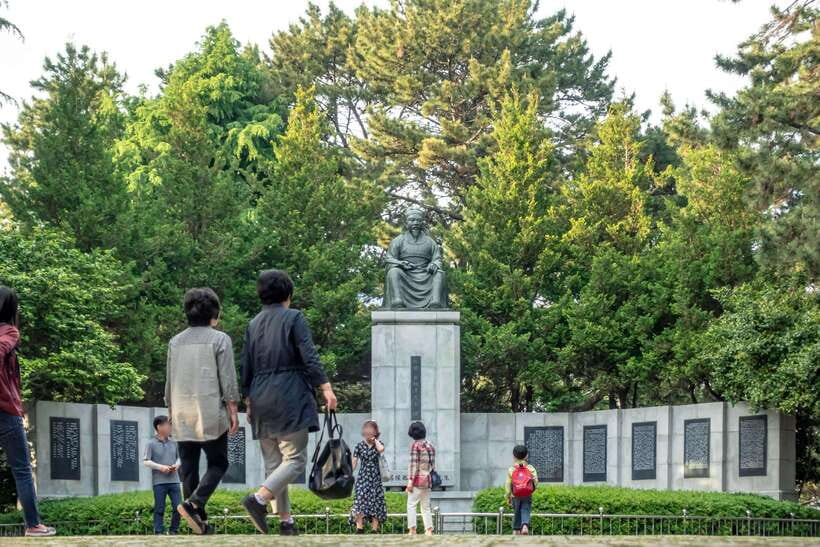 Busan: Haeundae 100-Minute Walking Tour - Gunam-ro: Korea’s Seaside Hot Spring That Loved Royal Attention