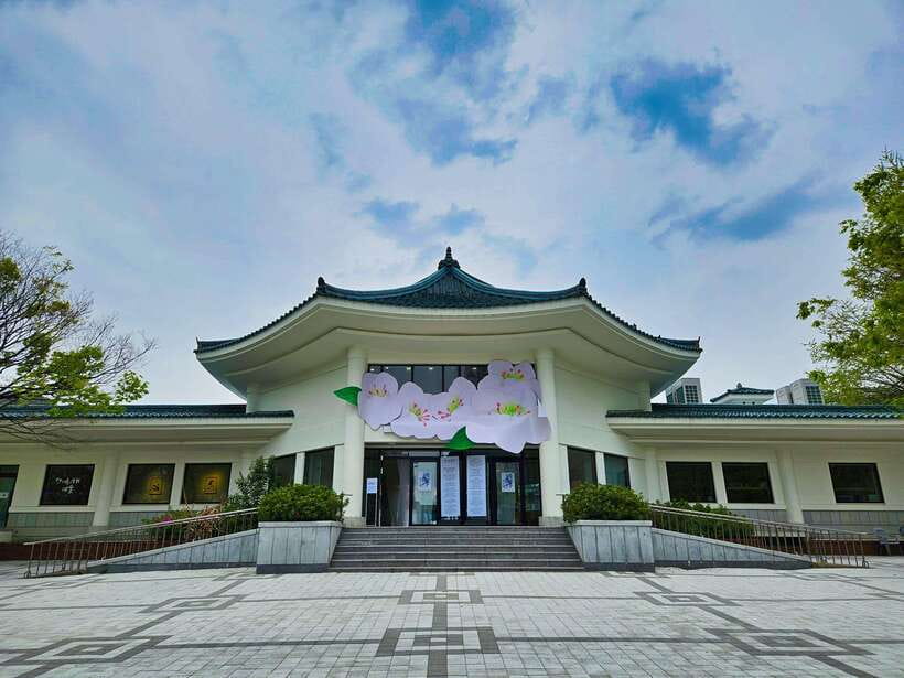 Busan: Haeundae 100-Minute Walking Tour - Dongbaek Island (Dongbaekseom): Choi Chi-Won and the Coast at the End