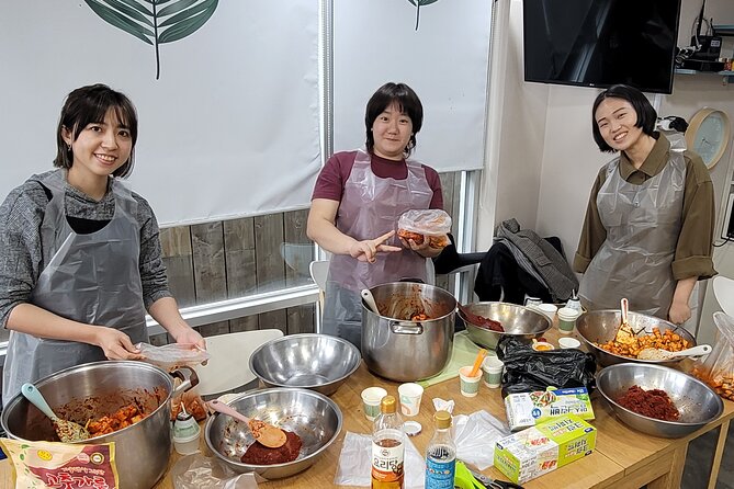 Busan Kkakdugi(Korean radish Kimchi) class with various options - Meeting in Seomyeon and Getting to the Kitchen