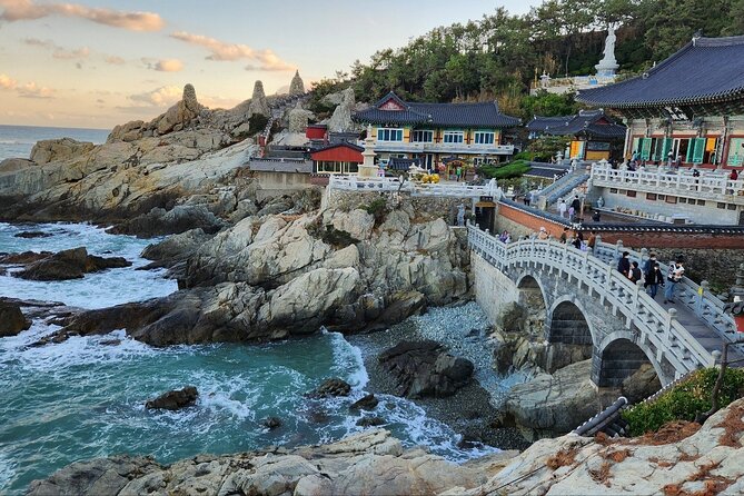 Busan Private Tour with an official tour guide - Gwangan Bridge, the diamond bridge, for classic night photos