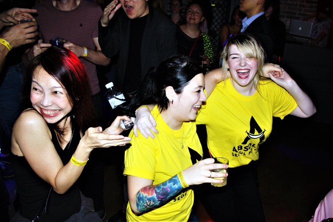 Busan Pub Crawl - The Middle Stops: Shots, Doors, and Momentum