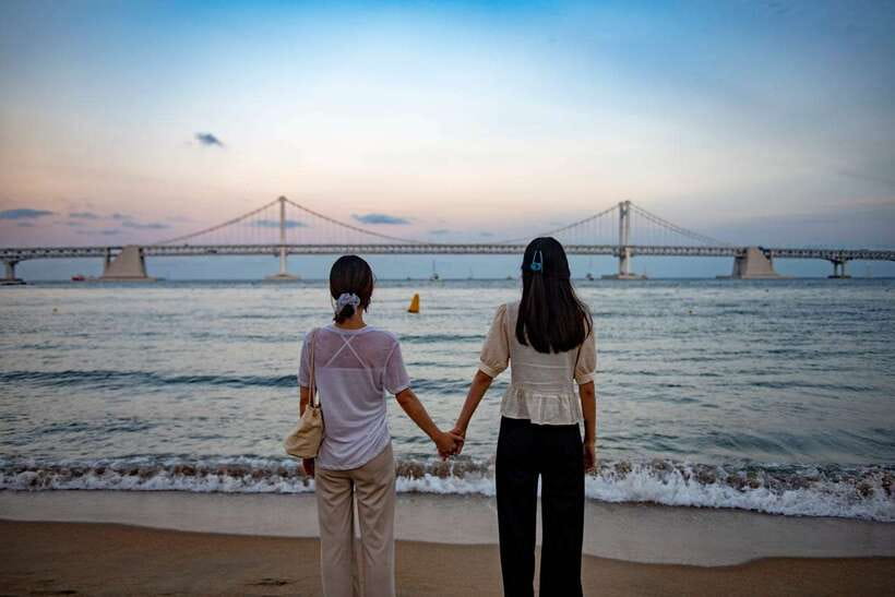 Busan's Best: Sea Temples, Yacht Tour & Sky Capsule Day Tour - Blueline Park Sky Capsule: fast views, shared seating reality