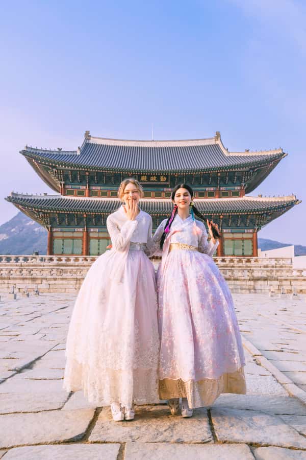 Changdeokgung Hanbok Experience at hanboknam - Who should book this hanbok rental, and who might skip it
