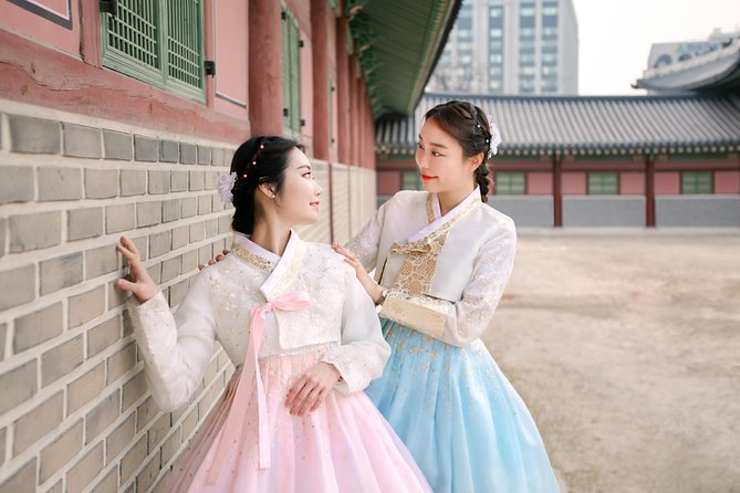 Changdeokgung Palace Hanbok Rental Experience in Seoul - The flow on the day: from Donhwamun-ro fitting to palace photos