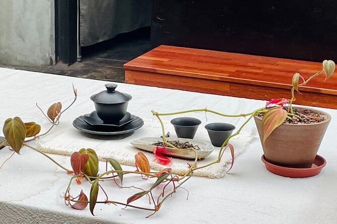 Contemporary & Retro Seoul Private Tour with Local Food Tasting - Cheonggyecheon and Dongdaemun photos: the scenic break in the middle