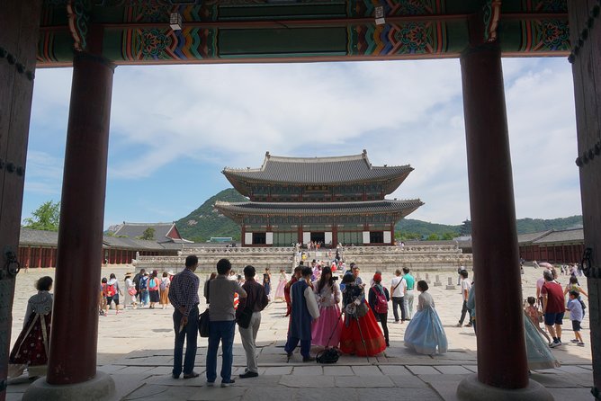 Customized Private Seoul tour: Palace, Market etc(Airport Option) - Gyeongbokgung Palace: where Seoul’s royal story begins