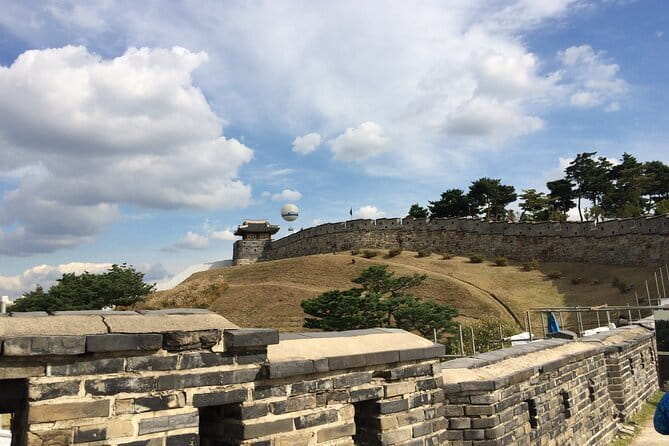 Day Tour of Suwon Hwaseong Fortress Starfield Waujeongsa Temple - Seoul pick-up, air-con comfort, and how the day is paced