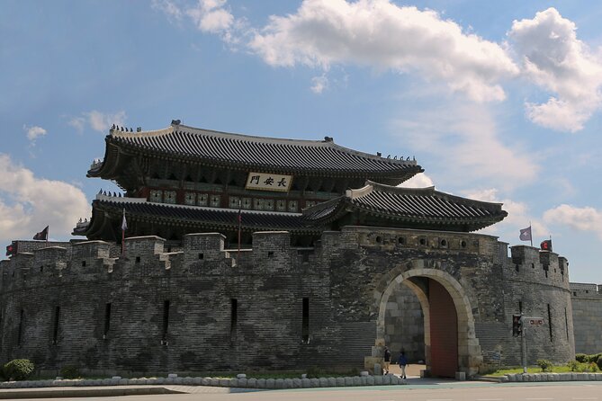 Day Trip to UNESCO: Suwon Fortress Adventure from Seoul - Hwaseong Fortress: the walls, the gates, and why King Jeongjo planned like he meant it