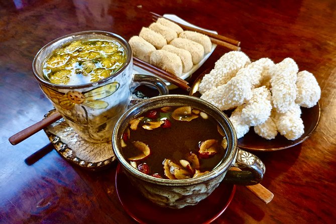 Downtown Seoul Guided Food & Market Tour with 8+ Local Tastings - Lunch and Tea Pairing: How the Day Stays Balanced