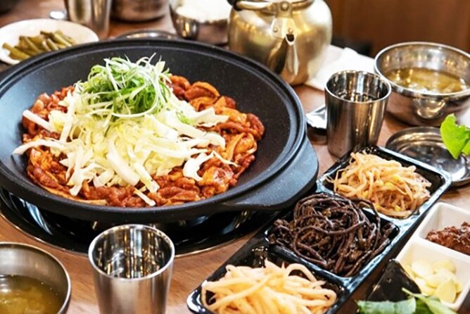 East Jeju Essentials – Seongsan Ilchulbong (UNESCO) & Haenyeo - Stop 6: Hamdeok Beach, sand time and a calmer finish