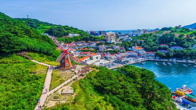 From Busan: Enchanting Oedo Island Day Tour with Windy Hill - What kind of day trip this is, and why it feels good from Busan