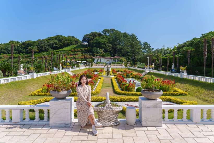 From Busan: Enchanting Oedo Island Day Tour with Windy Hill - Oedo Island (Oedo-Botania): gardens, sculptures, and why it’s the heart of the day