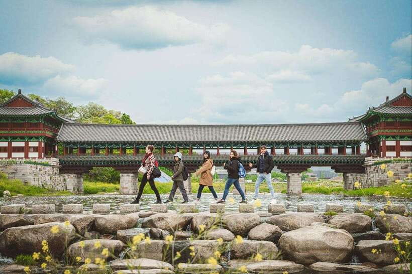 From Busan: Gyeongju Full-Day Historical Tour - Daereungwon Tomb Complex: reading Silla power through burial sites