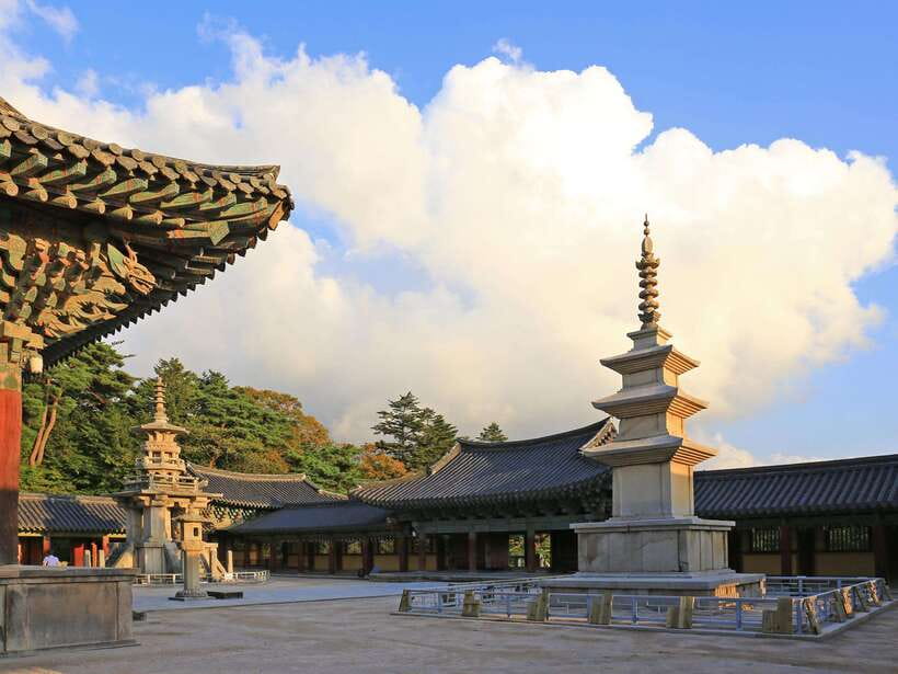 From Busan: Gyeongju Historical Day Tour with Sky Capsule - Daereungwon Royal Tomb Complex: When Silla Era History Becomes Visual