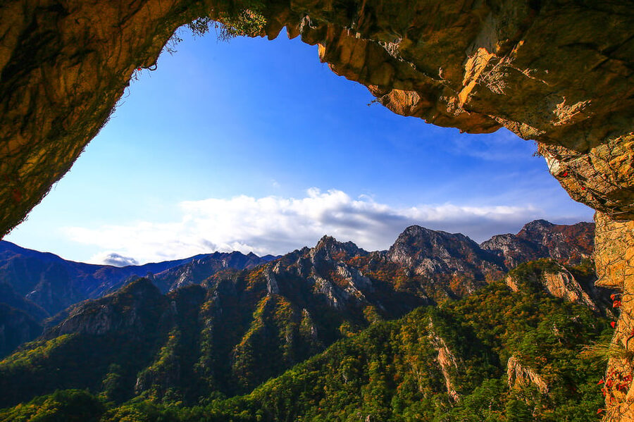 From Seoul: Seoraksan Mountain with Cable Car- Shuttle Bus - What to pack and how to handle weather in October