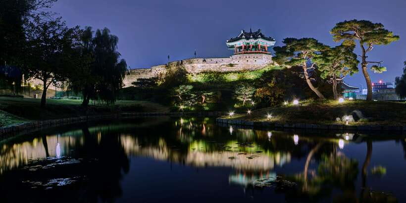 From Seoul: Suwon Hwaseong Fortress Night Tour - Tour Guides, English Support, and the Small-Group Feel