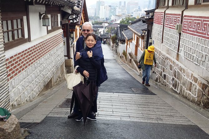 Full Day- Essential Seoul City Tour & Gourmet Tour(including Lunch and Dinner) - Bukchon Hanok Village: Classic Houses, Real Streets