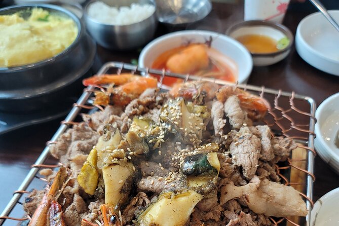 Full Day Private Seoul Tour for foodies - Insa-dong and the snack-and-shopping rhythm