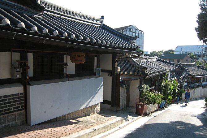Full-day UNESCO Heritage Tour with Suwon Hwaseong from Seoul - Transport, pacing, and why the group size matters