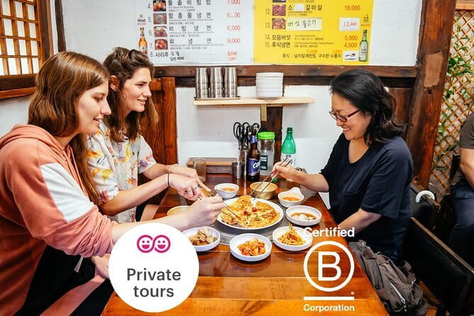 Getting a good feel of local Seoul through food (itseoulgood) - Kwangjang Market: a huge menu where guidance turns chaos into choices