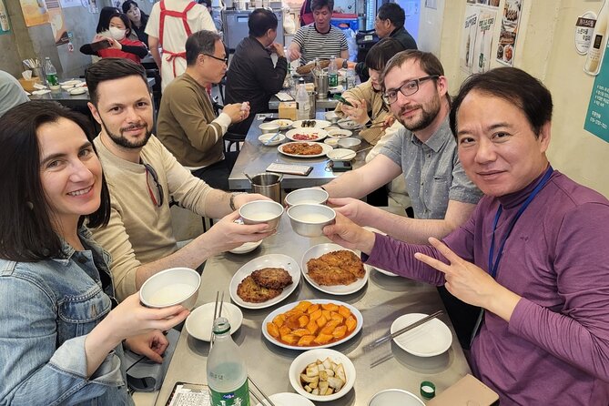 Gwangjang market Netflix Food Walking Tour with Insadong - What You Actually Eat: Tastings That Add Up