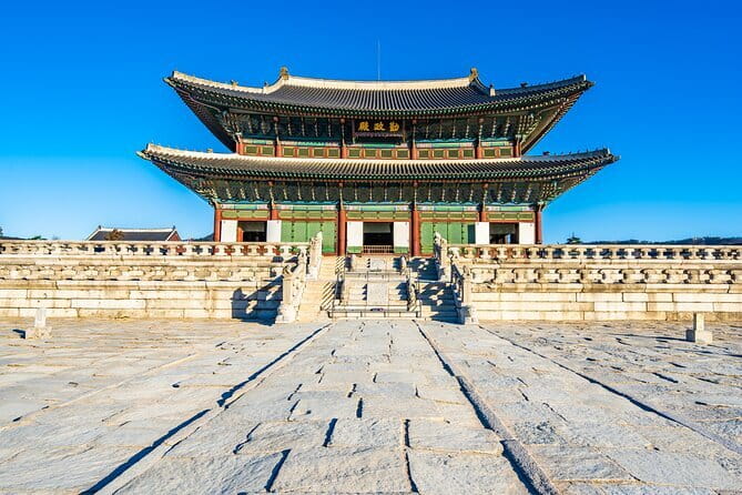 Gyeongbokgung Palace & Bukchon Village Walking Tour - Why Gyeongbokgung and Bukchon make a smart pairing