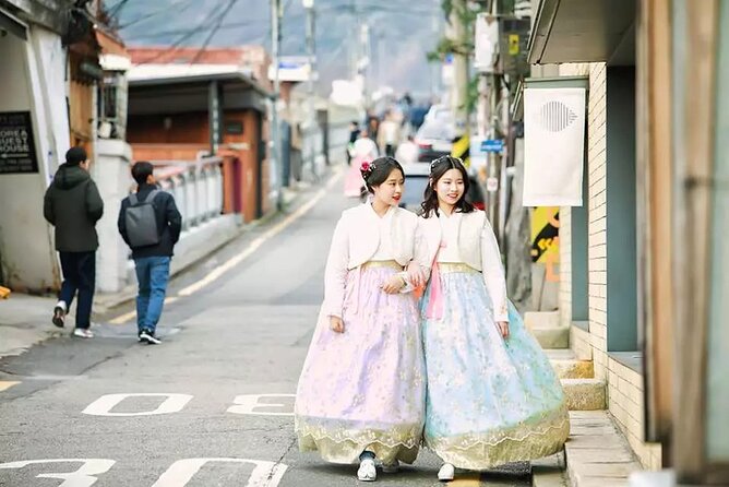 Gyeongbokgung Palace Hanbok Rental Experience in Seoul - Should you book this Gyeongbokgung Palace hanbok rental?