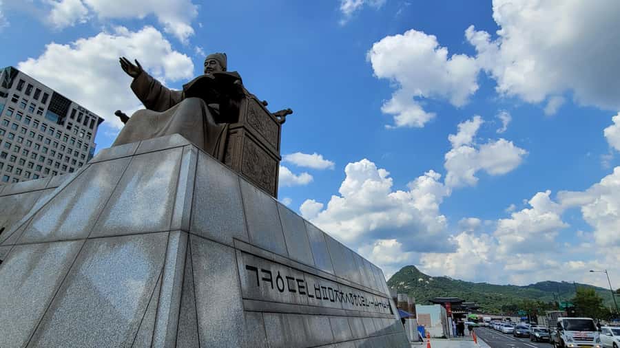 Gyeongbokgung Palace, Jogyesa Temple and Cheongwadae Tour - Bukchon traditional village: walking streets that teach scale and everyday life