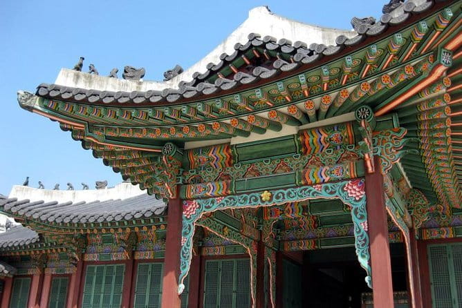 Hanbok Photoshoot and History Tour at Gyeongbokgung Palace - Why the photo package feels like a bargain