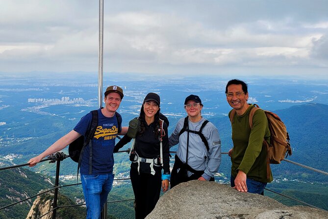 Hiking Adventure Bukhansan Highest Peak & Old Buddhist temples visit (Lunch inc) - Lunch strategy: seaweed roll timing and what to bring