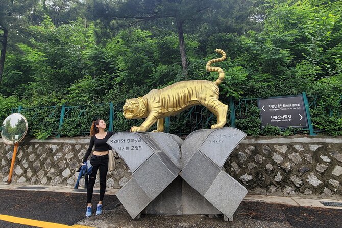 Inwangsan hike & historical sites - Sajik Park: Sajikdan and the Tangun shrine before the climb