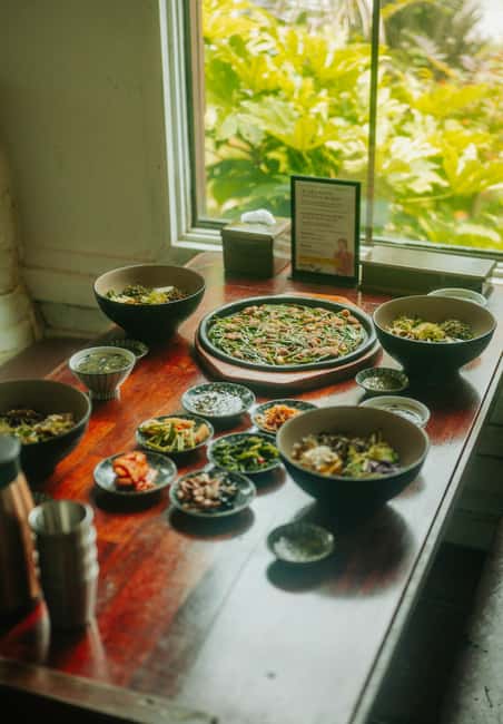 Jeju: East Healing UNESCO Small Group Tour & WomanDiversShow - Tea Farm Cave Stop and the Green Tea Foot Bath Finale
