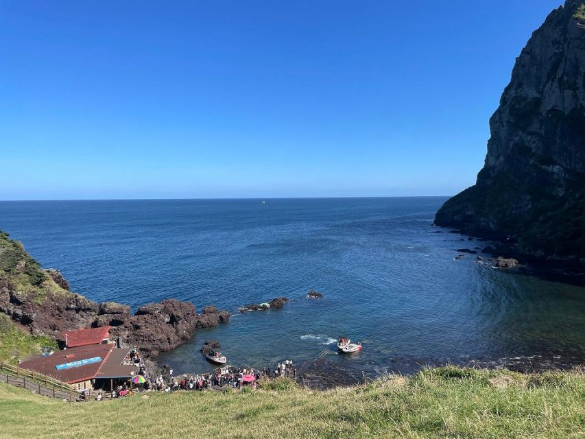Jeju: East Tour with Sunrise Peak, Seongeup & Coastal Views - Pickup timing in Jeju City, and why it matters for a calm start