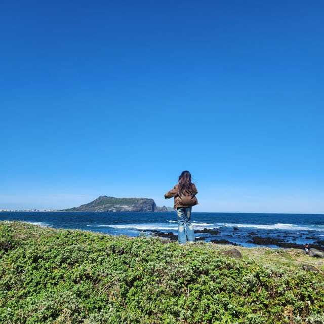Jeju: Eastern Jeju UNESCO Spots Day Tour - Gwangchigi Beach and Nogsanlo: coastal views, less crowd pressure
