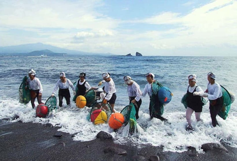 Jeju: Eastern UNESCO and Must-See Spots Tour - Jeju Haenyeo Museum and the Women Harvesters Show That Might Change